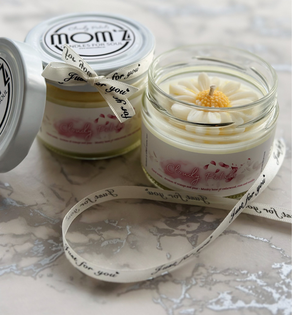 CLOUDY PETALS Soy Wax Candle (250ml)