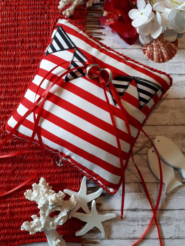 Ringkissen Wimpelkette gestreift