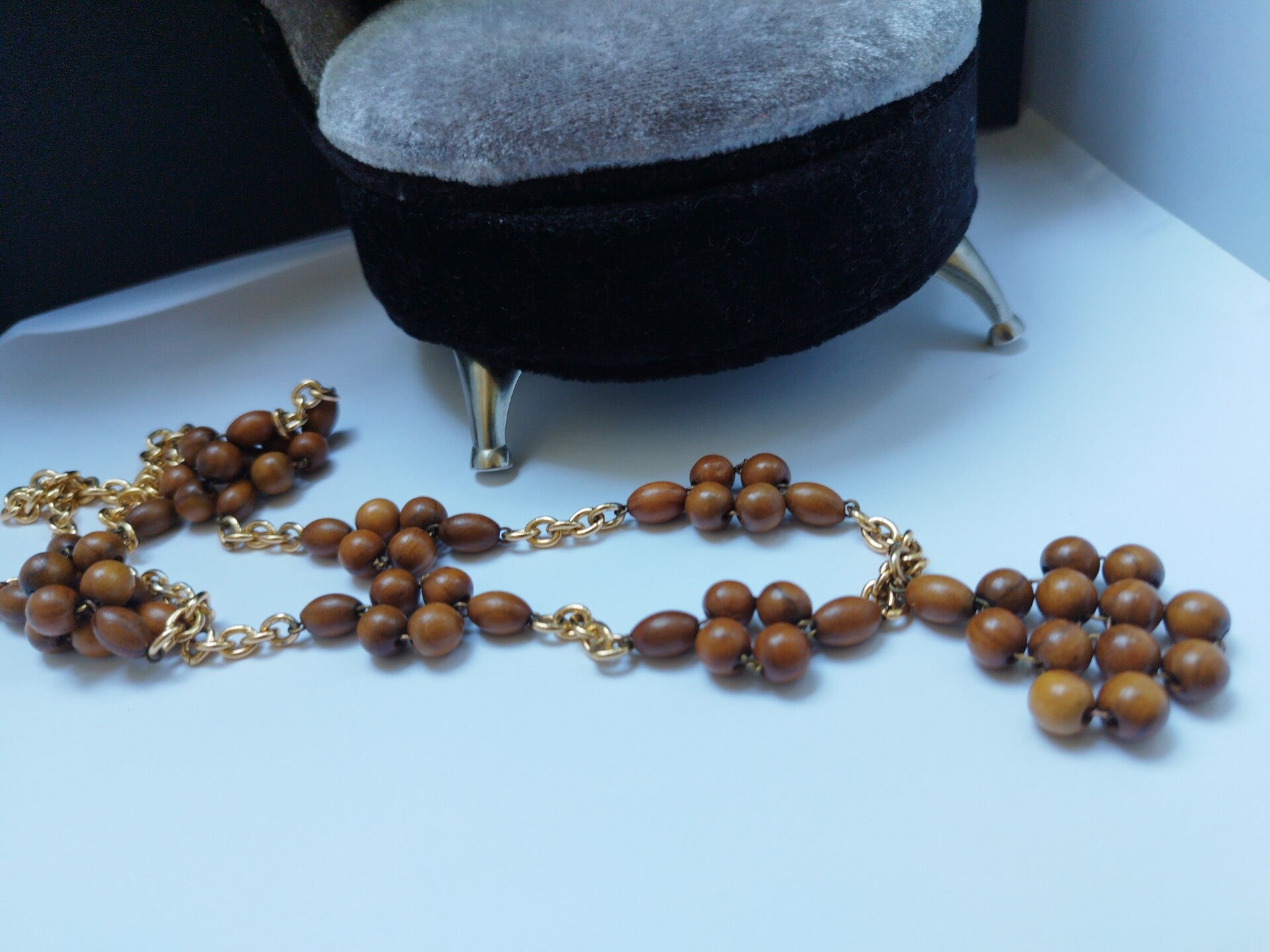 Collier en bois vintage