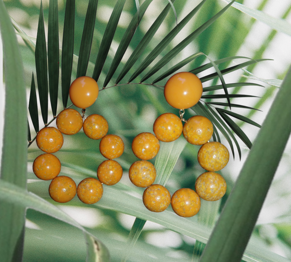 boucles d'oreilles Francine bramli Paris couleur orange