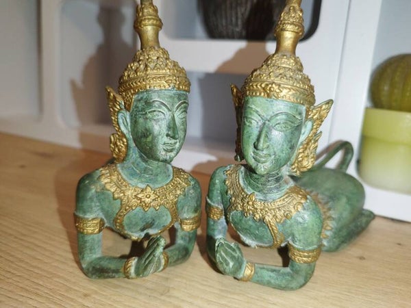 Statue vintage de Bouddha de bienvenue en bronze de Bouddha agenouillé Thaïlande