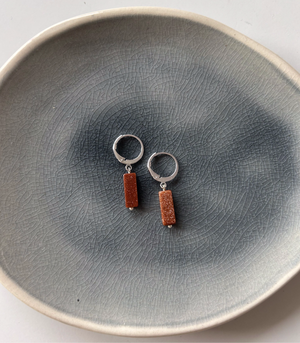 Oorbellen | natuursteen tube | zilver | brown glitter