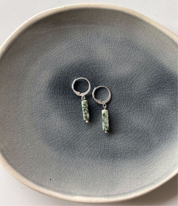 Oorbellen | natuursteen tube | groen