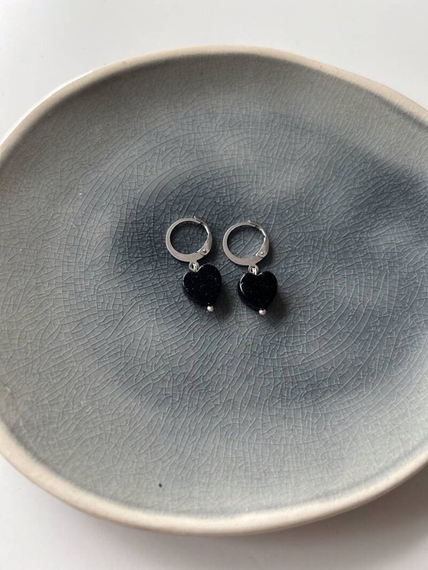 Oorbellen | natuursteen hartjes | zilver | glitter midnicht blue