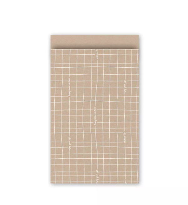 M - ruitjes kraft | 12 x 19 cm | 1 stuk