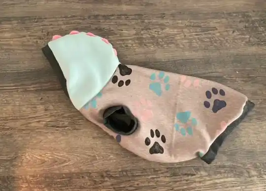 Hundepullover Pfoten bunt