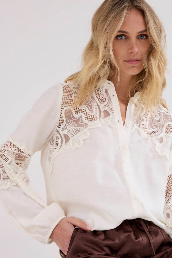 Tramontana 'Brandy' Blouse lace details