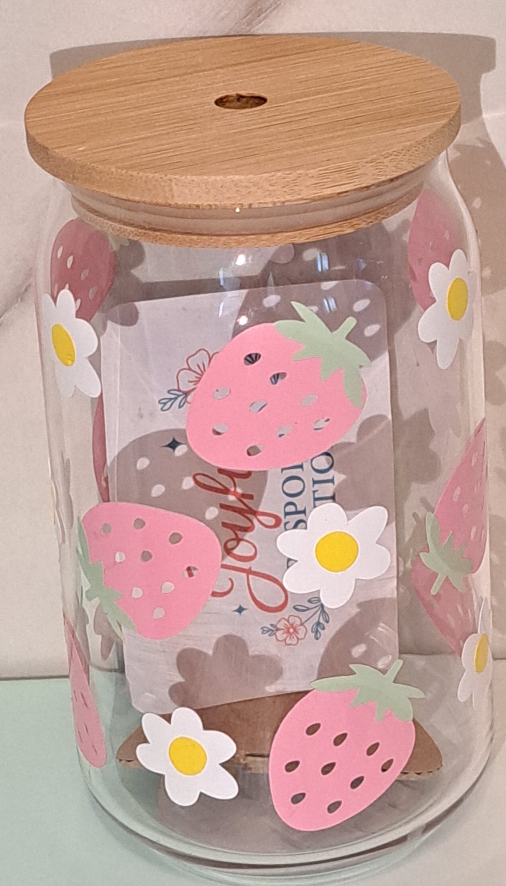 Strawberry daisy cup