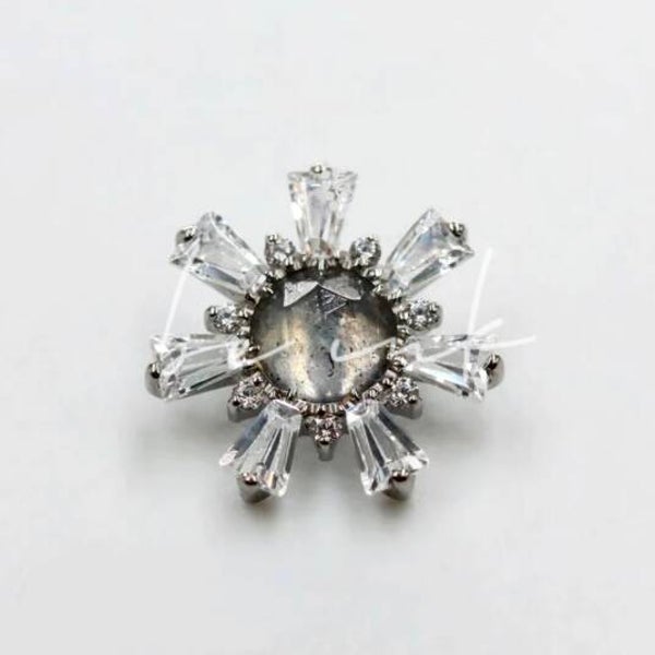 TN1096 – Titanium Flower Top with Labradorite Stone