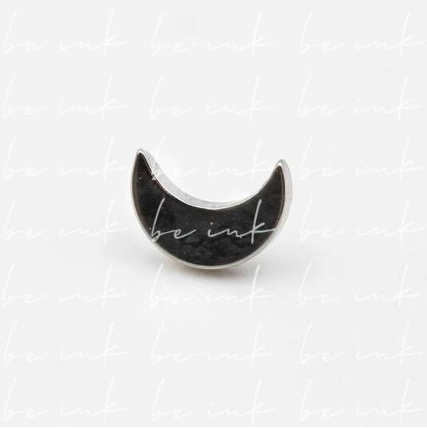 TN17 – Titanium Crescent Moon Top