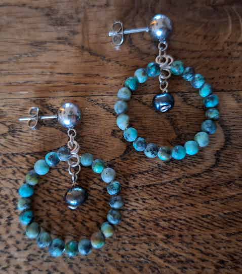 Turquoise peacock parel oorbellen zilver
