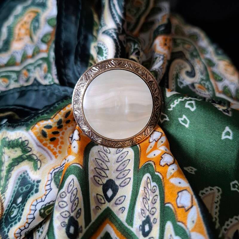 Sjaal broche rond goud en champagnekleurig jaren 70 LIAN Studio
