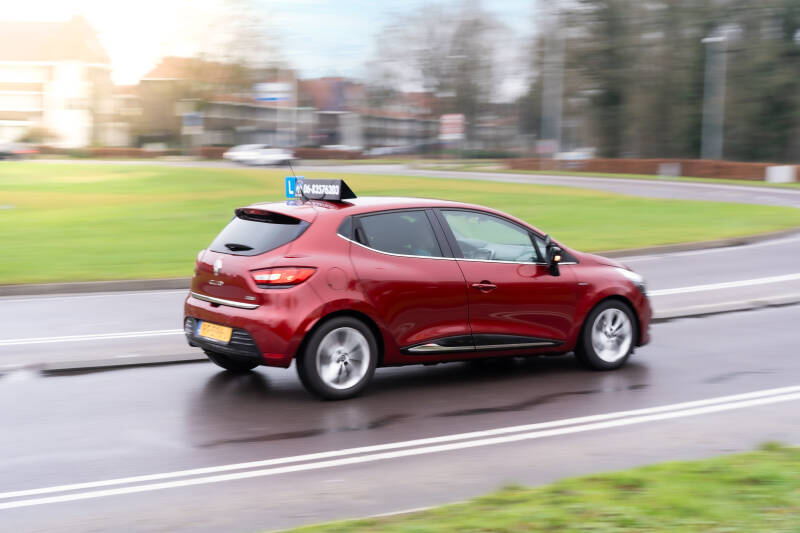 Looking to learn to drive in  Eindhoven? Our students can learn to drive in Eindhoven. animatieHandle