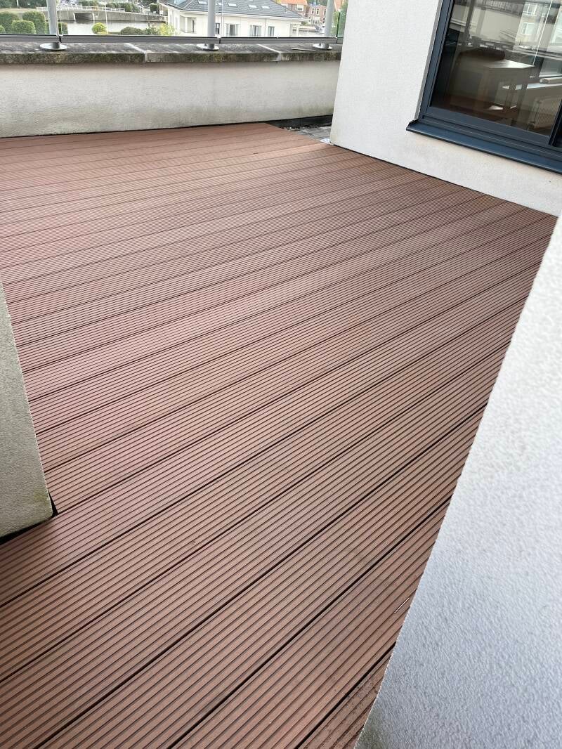 composiet vlonder aan een penthouse