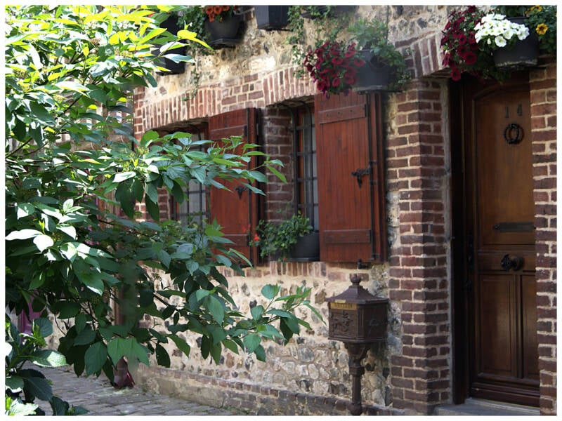 jouan-evelyne-rue-des-petites-boucheries-retouch-e-standard.jpg
