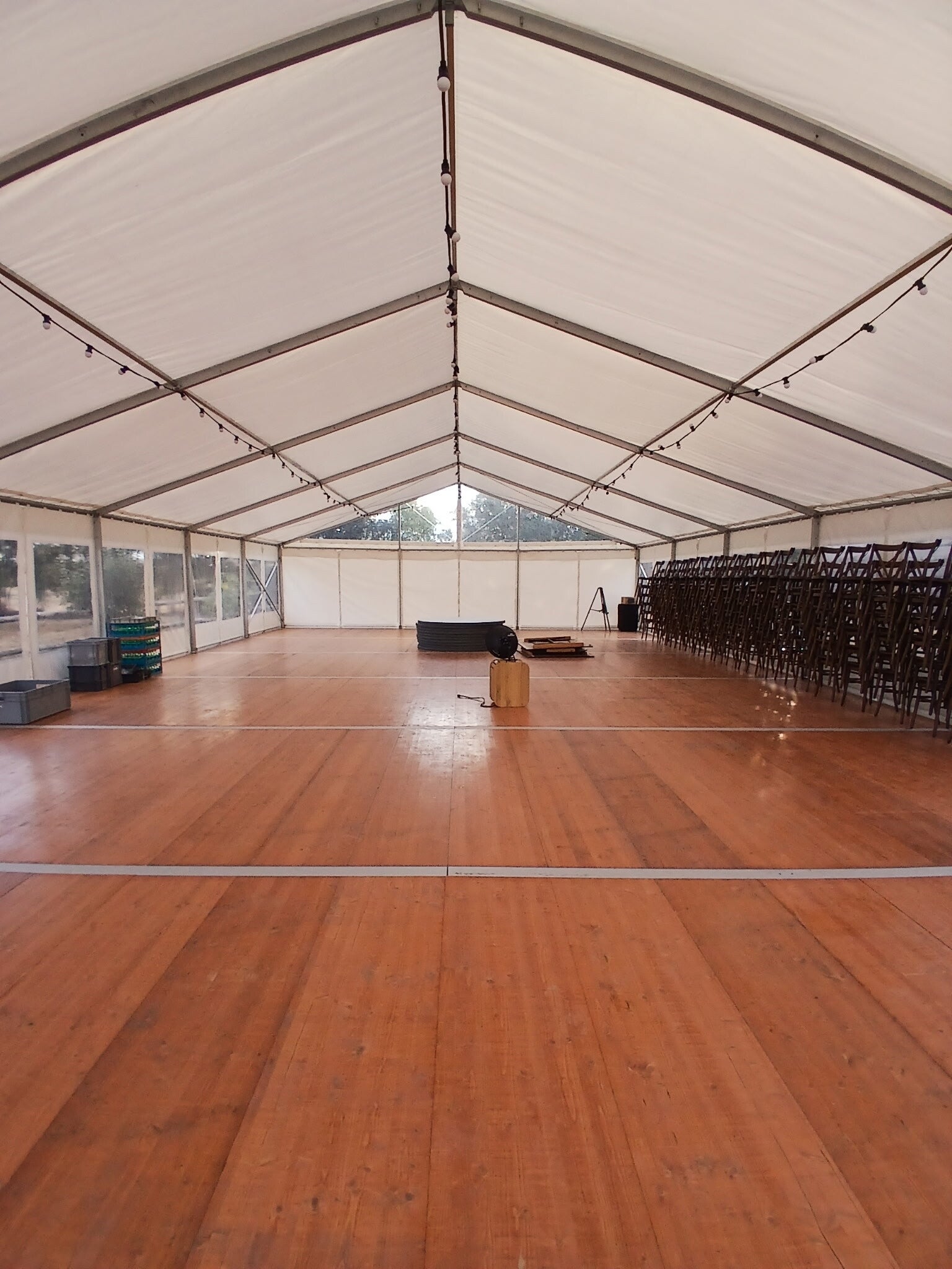 Exemple de barnum proposé à la location pour mariage et réception à Baud 56150 - Ralph Event's