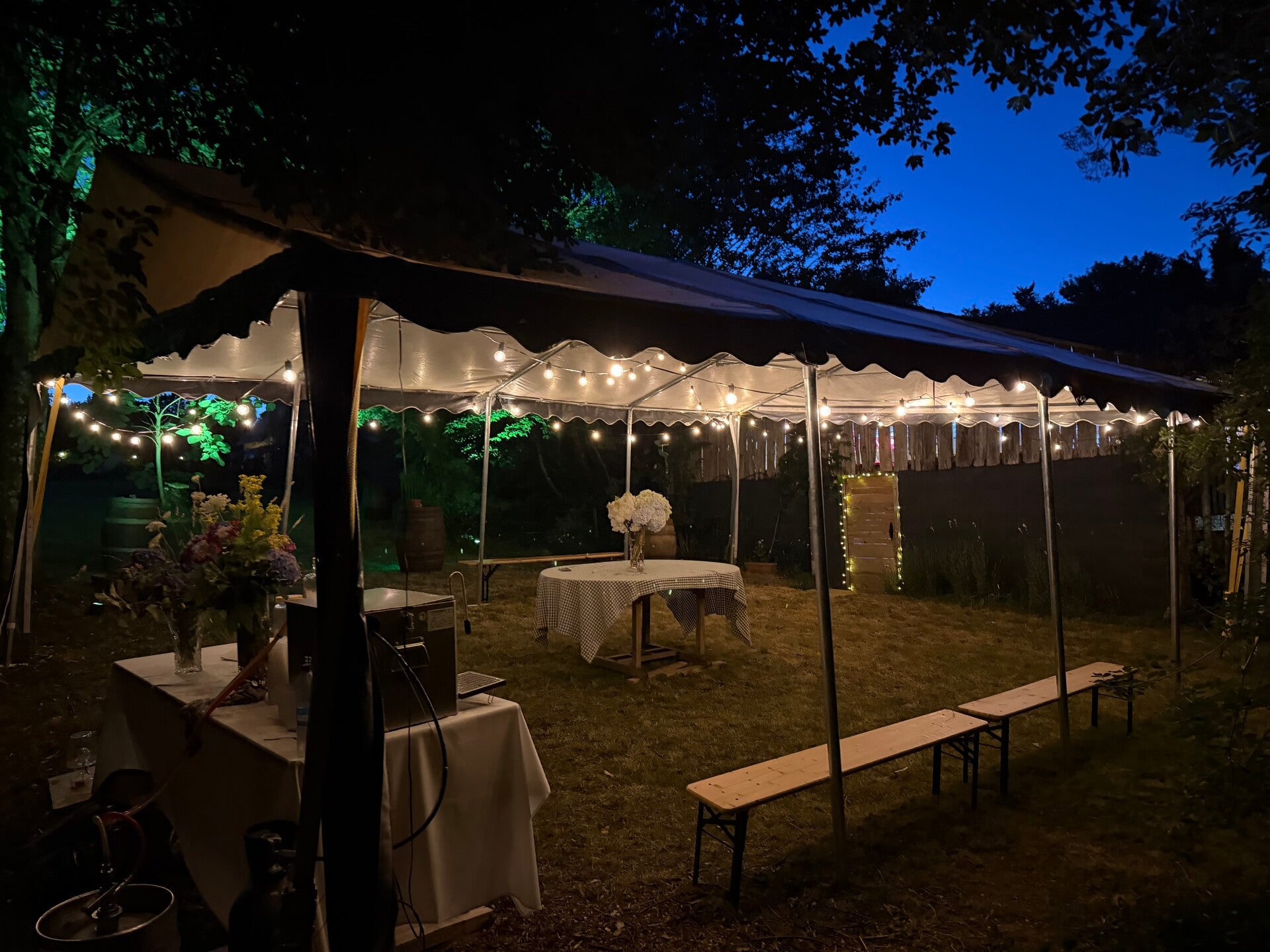 Éclairage intérieur de chapiteau
