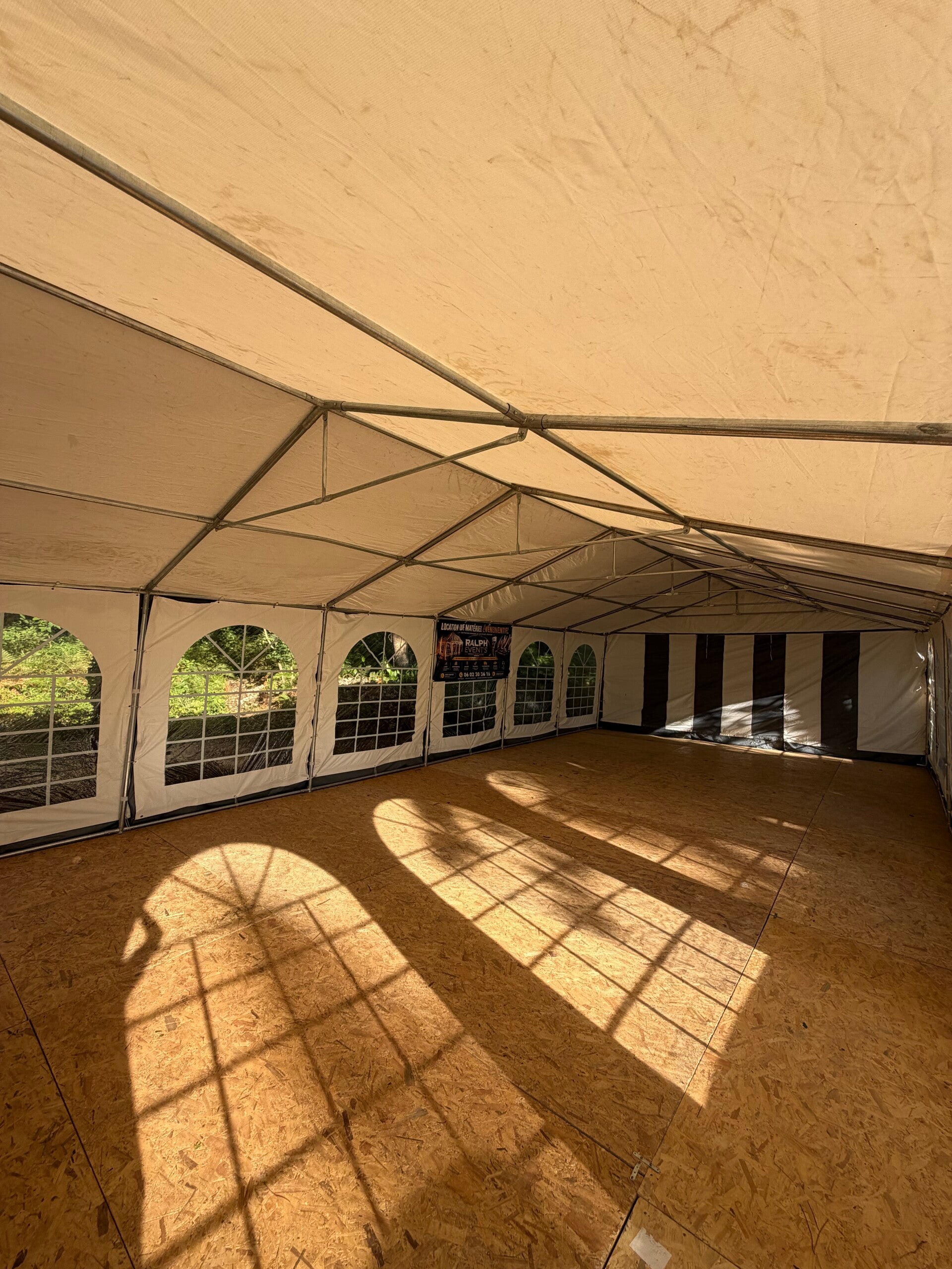 Exemple de matériel Ralph Event's proposé à la location pour un événement à Saint-Jean-Brévelay