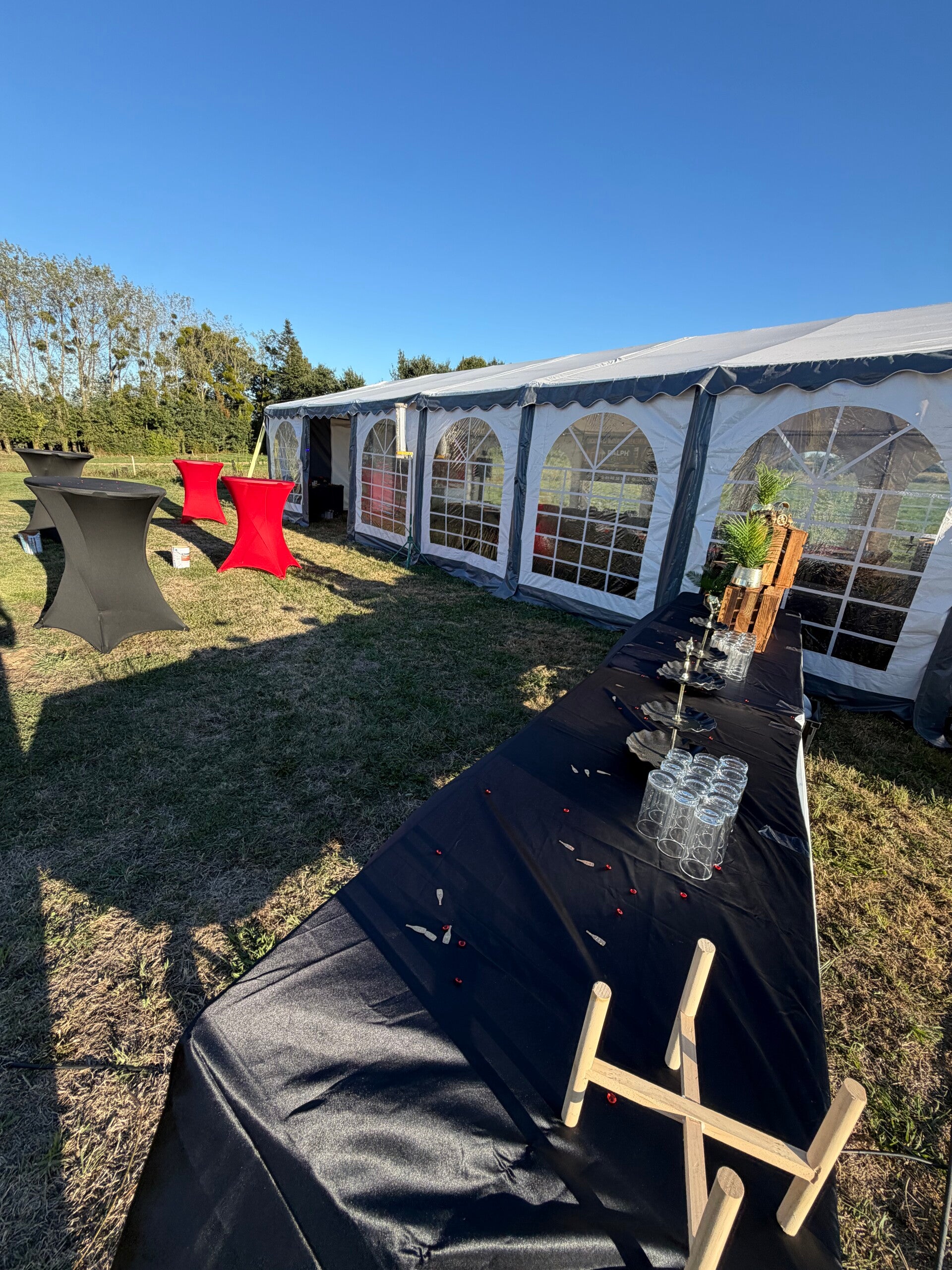 Exemple de chapiteau proposé à la location pour un événement à Josselin 56120 - Ralph Event's