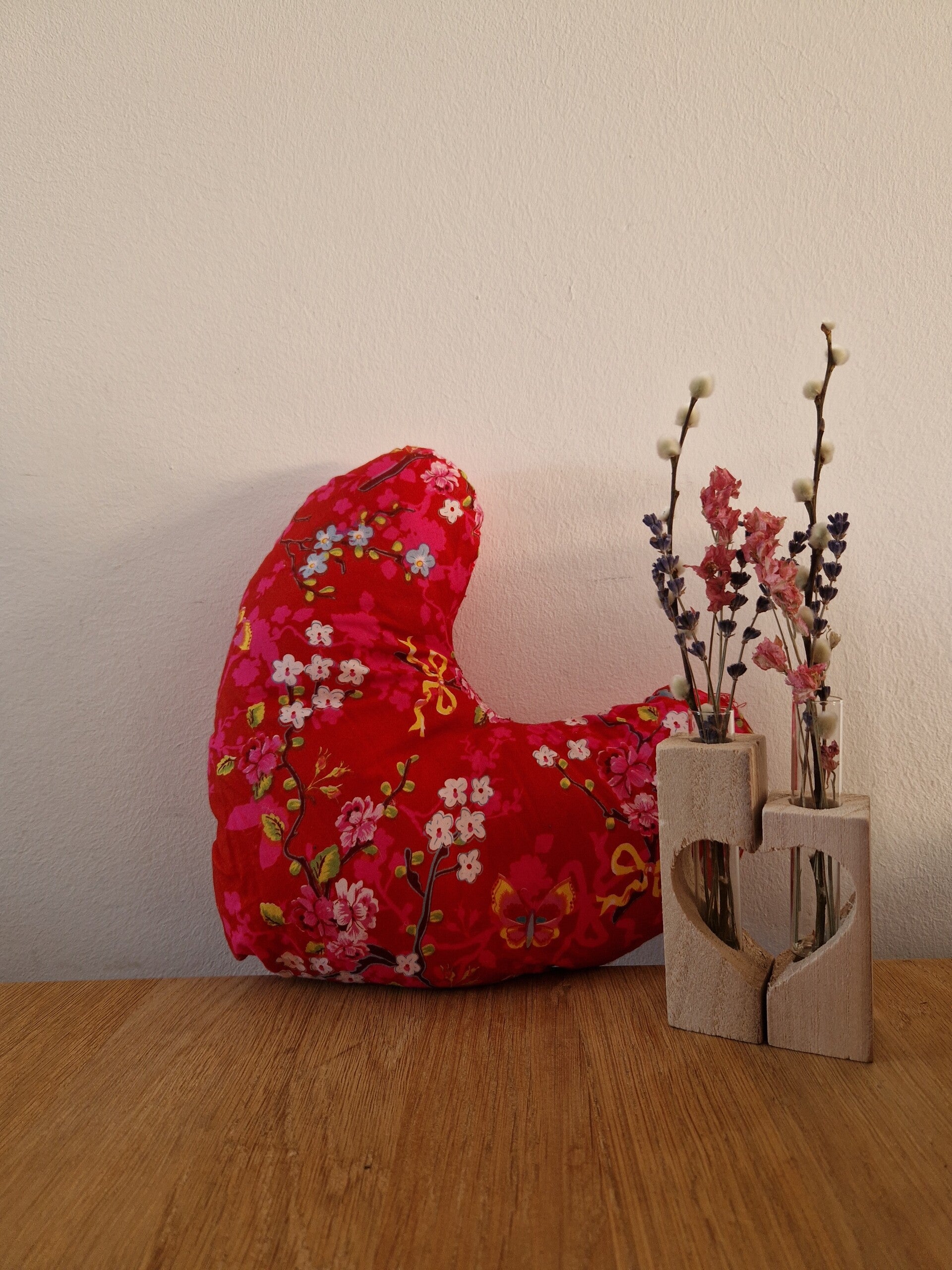 Hartkussen rood bloemen
