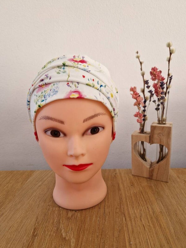 Plooimutsje pastelbloemen viscose