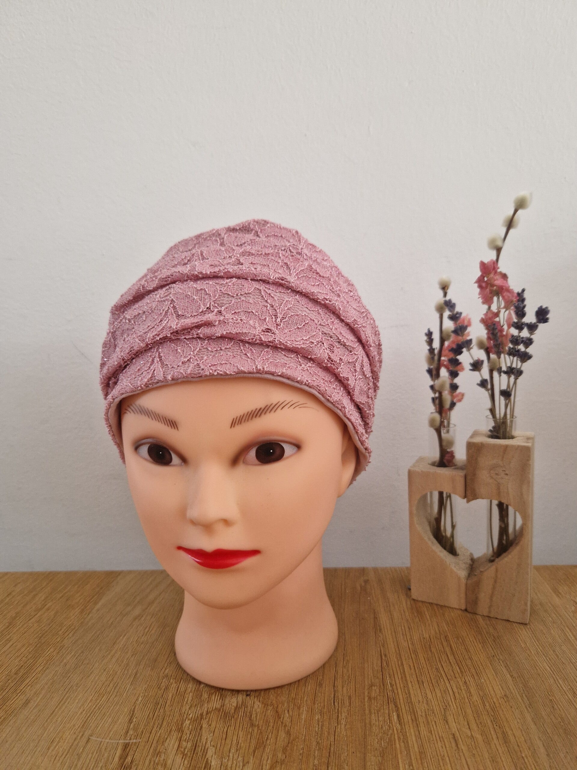 Plooimutsje kant roze