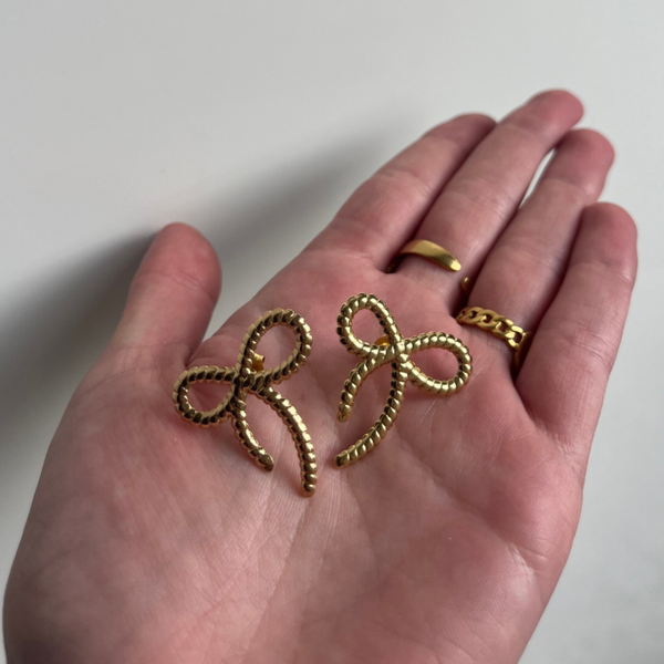 BOW EARRINGS