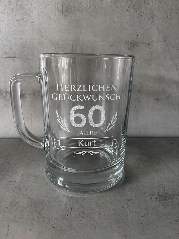 Gravierter Bierkrug