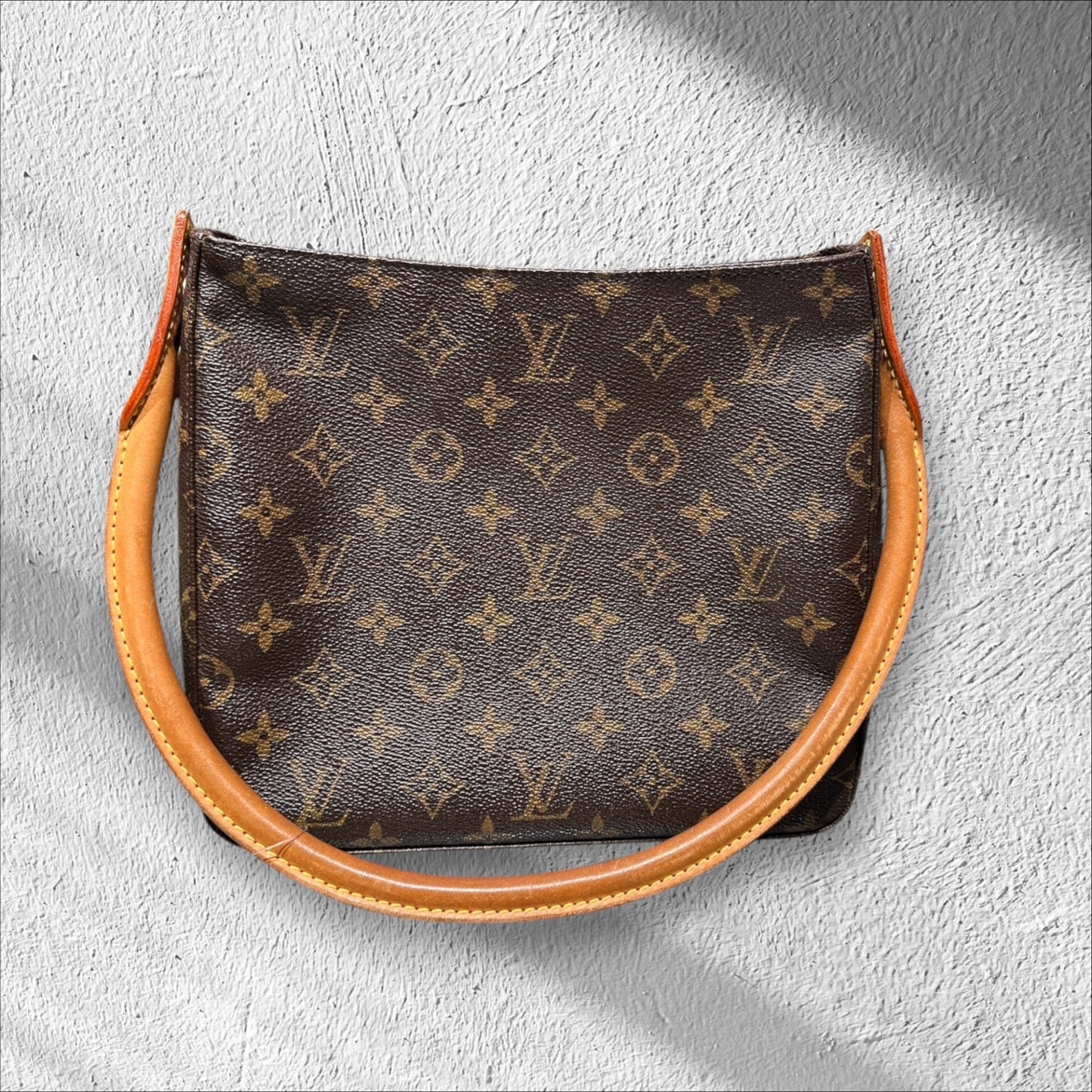 Louis Vuitton Loopin MM