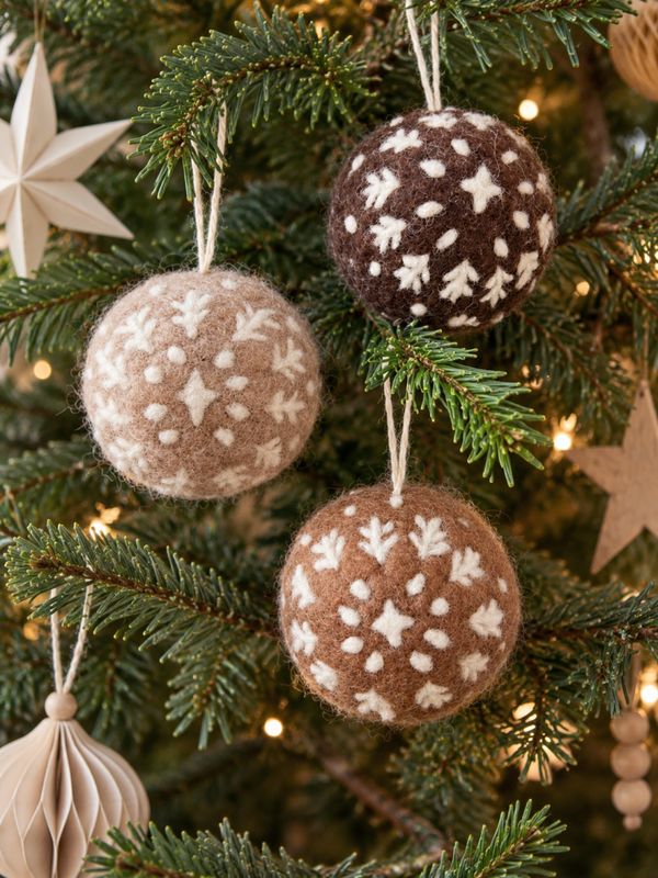 DIY kerstballen van wol | 3 stuks