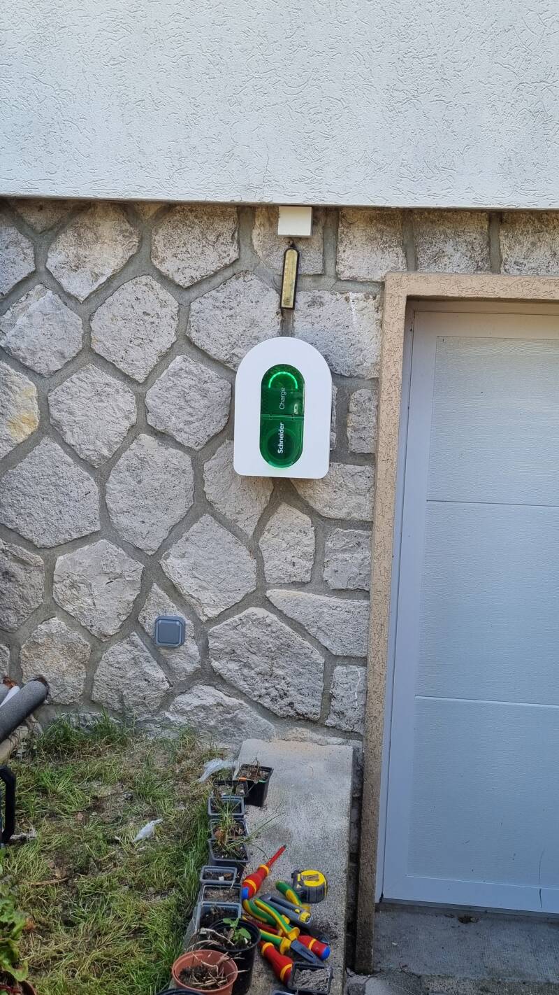 Installation borne de recharge à Ouarville 28150 Eure-Et-Loir