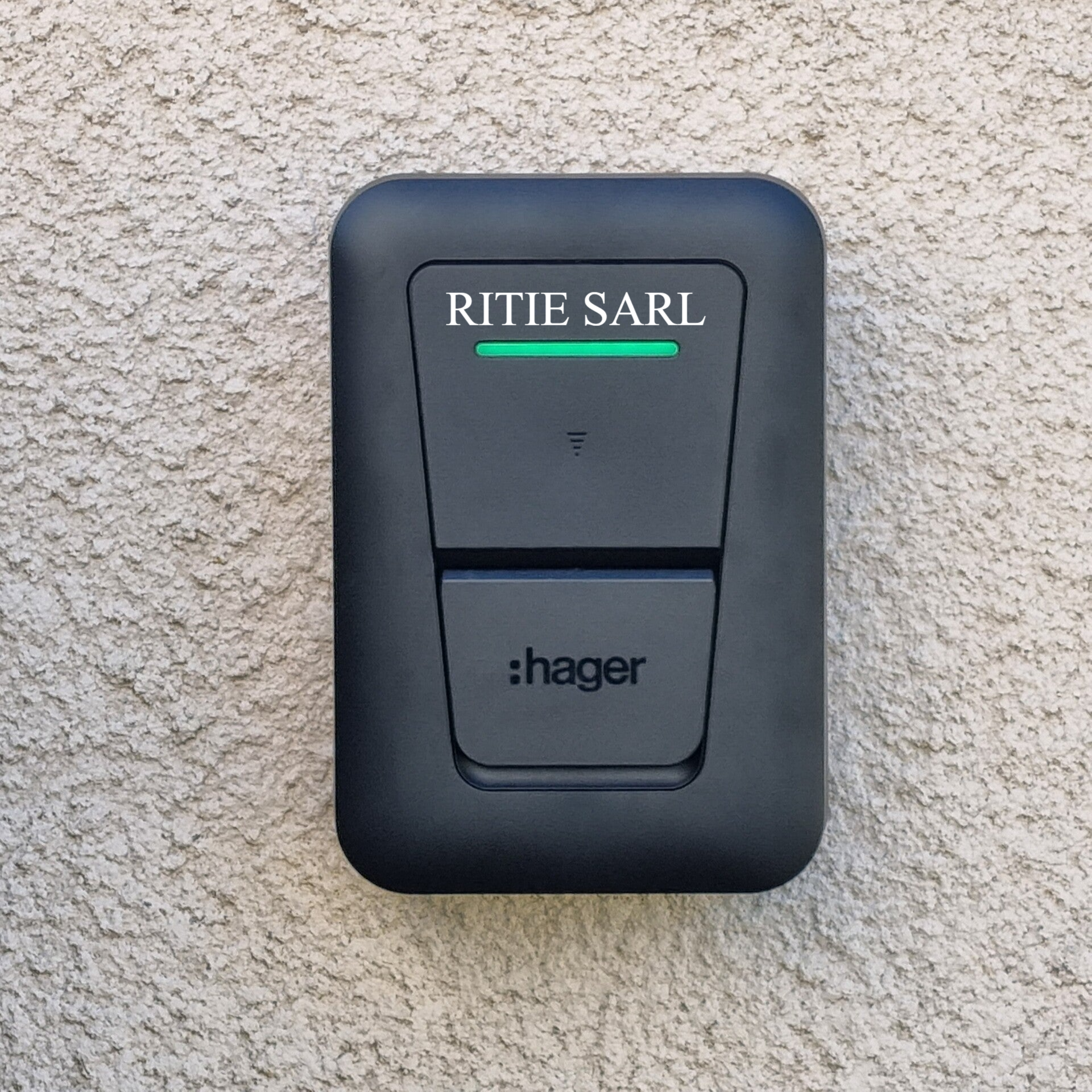 Borne de recharge Hager