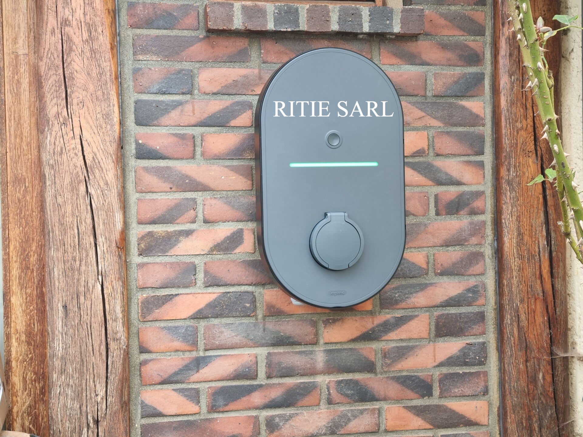 Borne de recharge LEGRAND