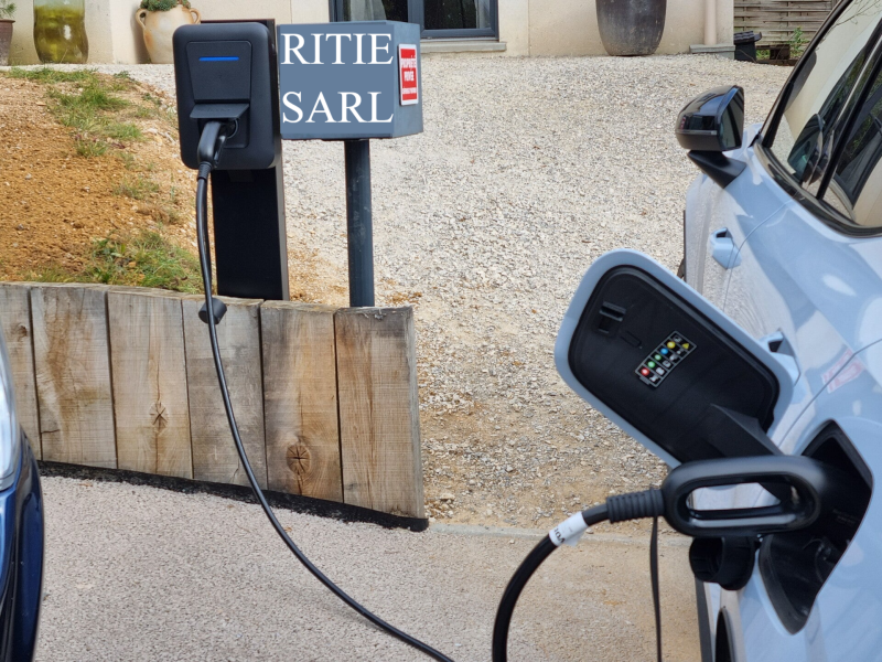 Borne de recharge Hager Pro 7 à 22 KW