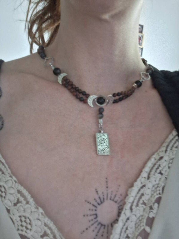 Collier Pierre de lave et Jaspe rouge "Arcane Lunaire"