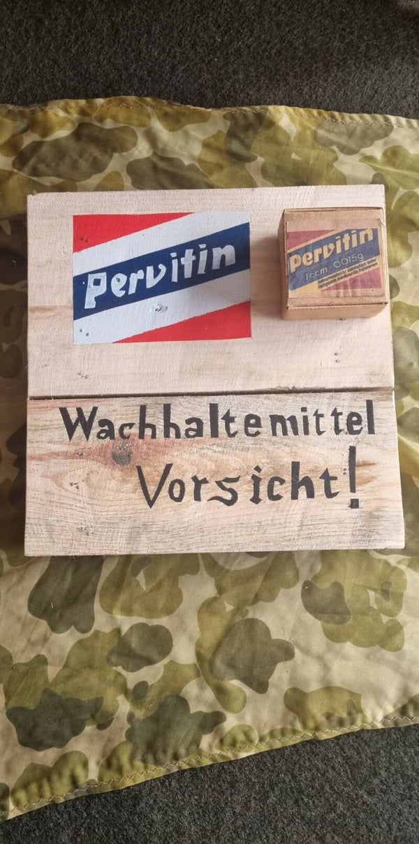 Panneau bois  allemand WW2   "Pervitin"