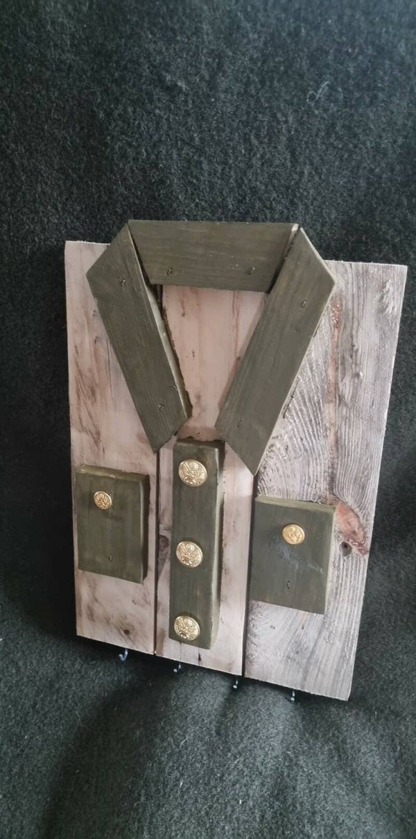 Panneau WW2 "Chemise US  Porte-clés" avec Boutons originaux de couleur Doré