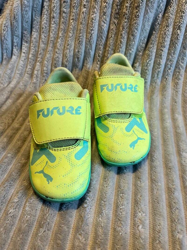 Puma Kinder Fußballschuhe Größe 25