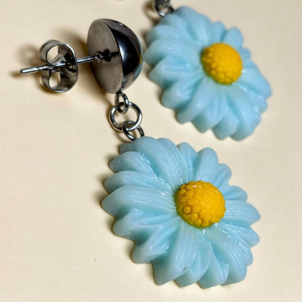 Light Blue Polymer Clay Daisies 0020