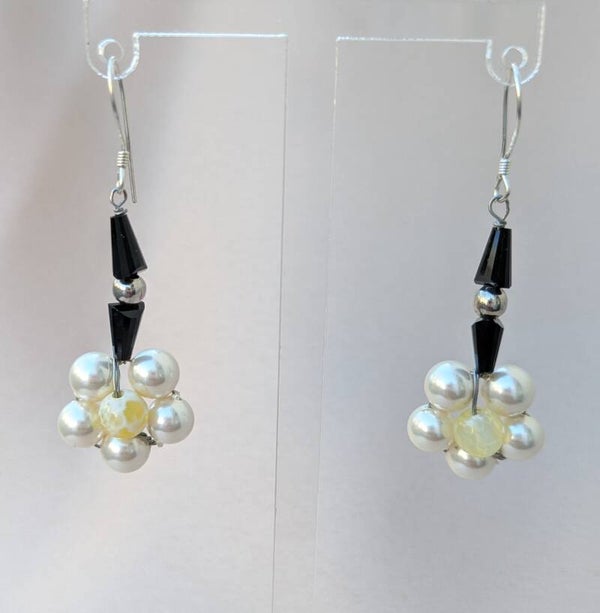 White Yellow Pearl Bead Daisies 0033