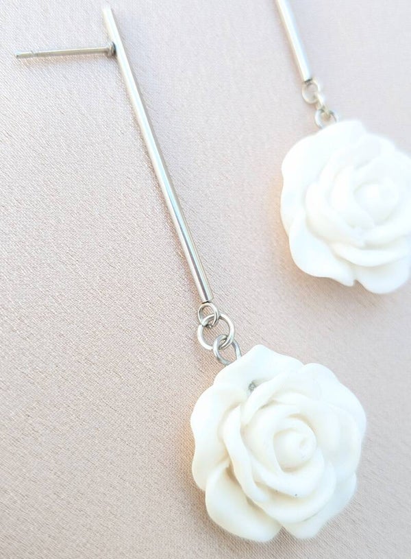 White  Polymer Clay Daisies 0030