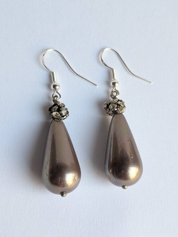 Dark Pearl Drops 0082