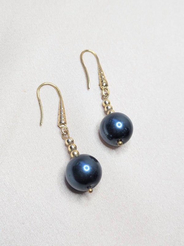 Coloured Blue Dark Round Pearl 0132