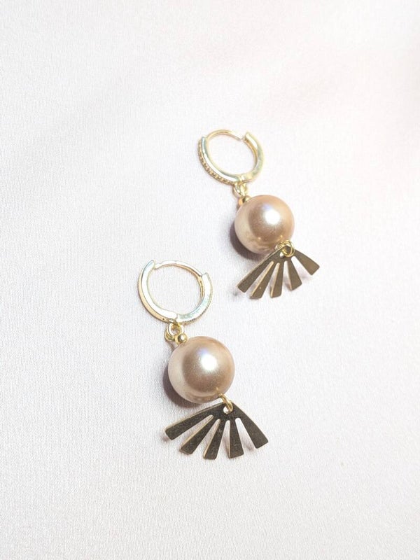 Cream Round Pearl Copper Findings 0167