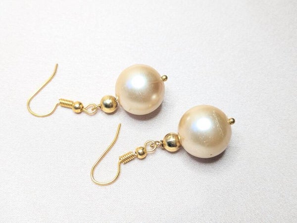Cream Round Pearl 0179