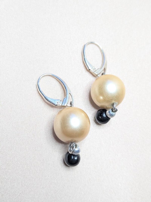 Cream round Pearl 0182