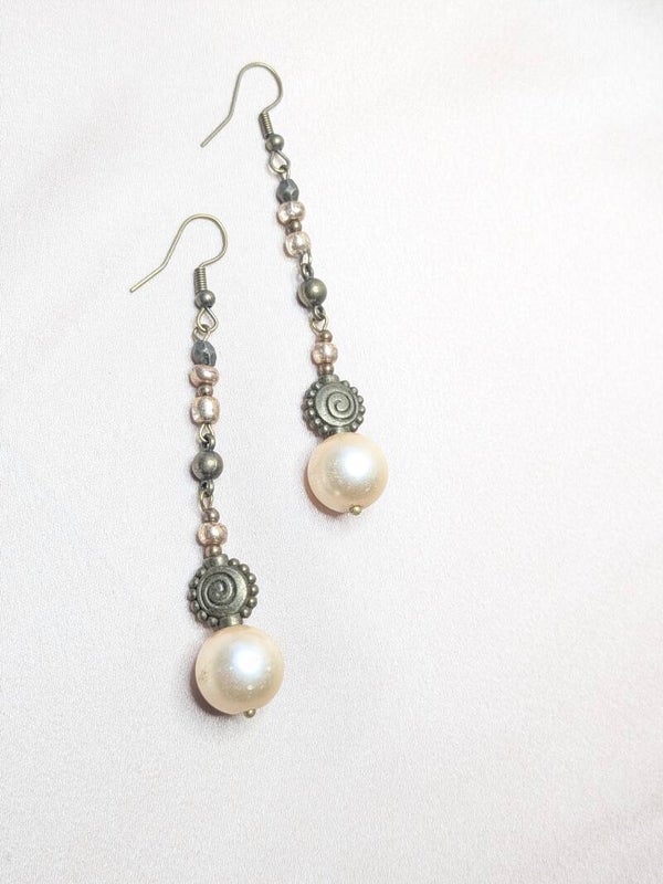 Long Drop Cream round Pearl 0185