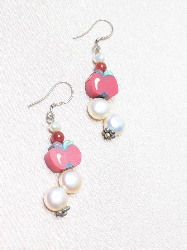 Flat White Gray Pearl Red Apple Polymer 0187