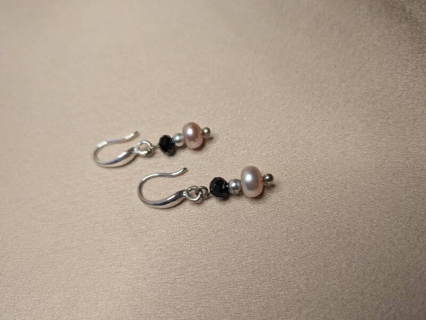 Round Small White Pearls 0191