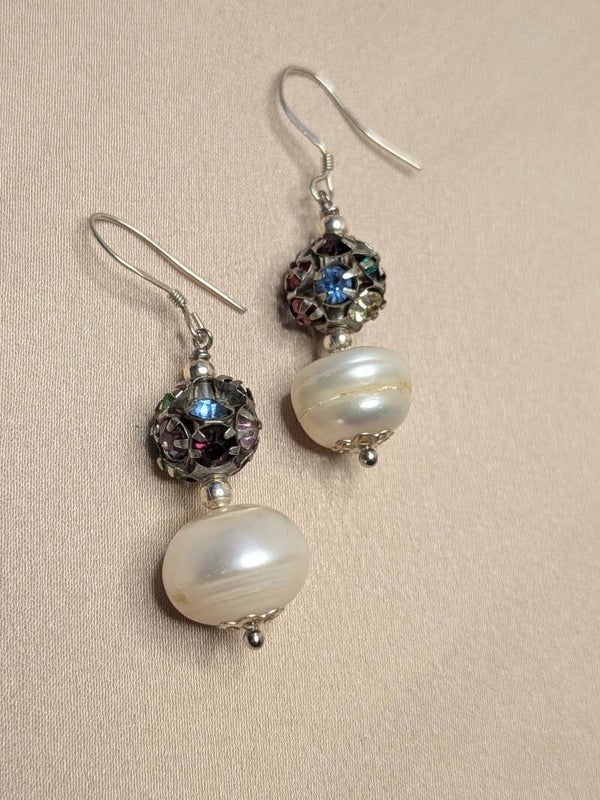 Round Small White Pearls Crystals 0192